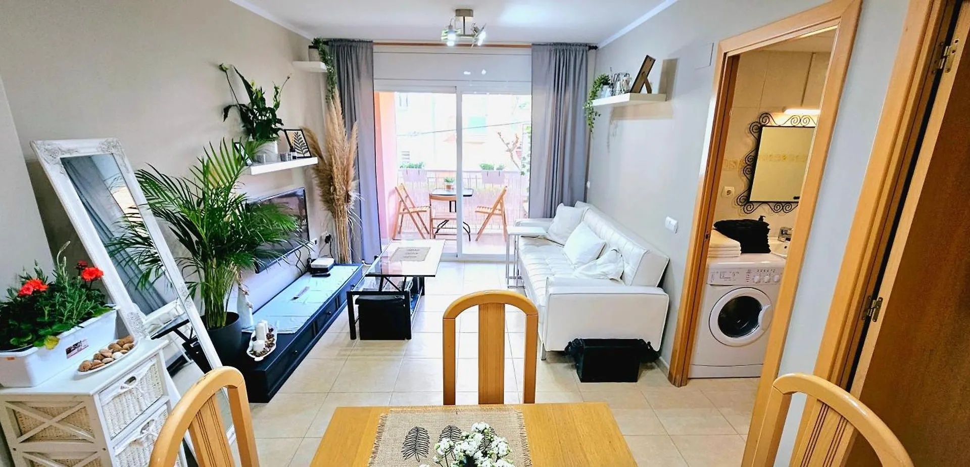 Beach Apartment Coma-ruga Spain